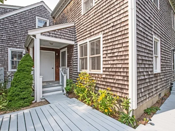 23 Hensche Ln, Provincetown, MA 02657
