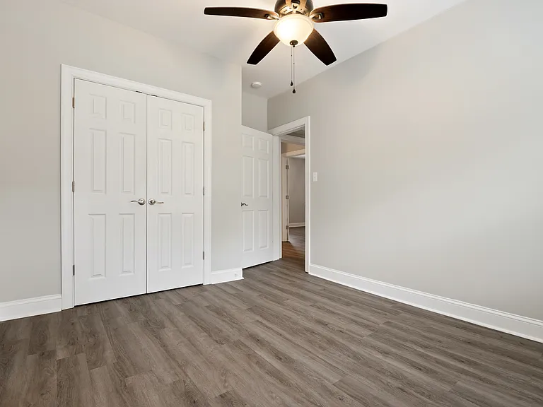 406 N Hyde Park Ave — Photo 16