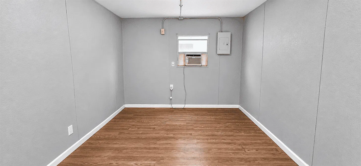 Studio, 300 sqft, $600 — Photo 3