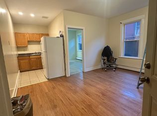 868 Park St #1W, Hartford, CT 06106