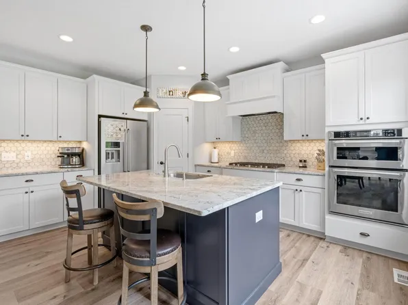 7137 61st St S, Cottage Grove, MN 55016