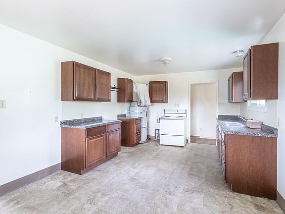 4th image of 5469 Akrich St