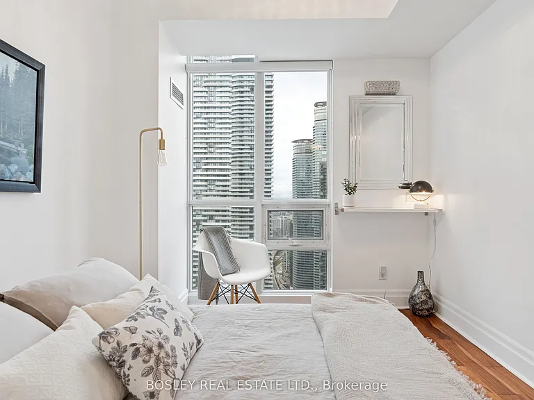 16 Harbour St #4501 — Photo 15