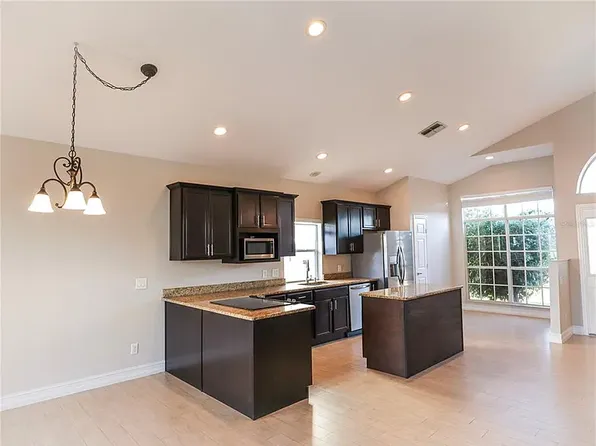 3284 Falcon Point Dr, Kissimmee, FL 34741