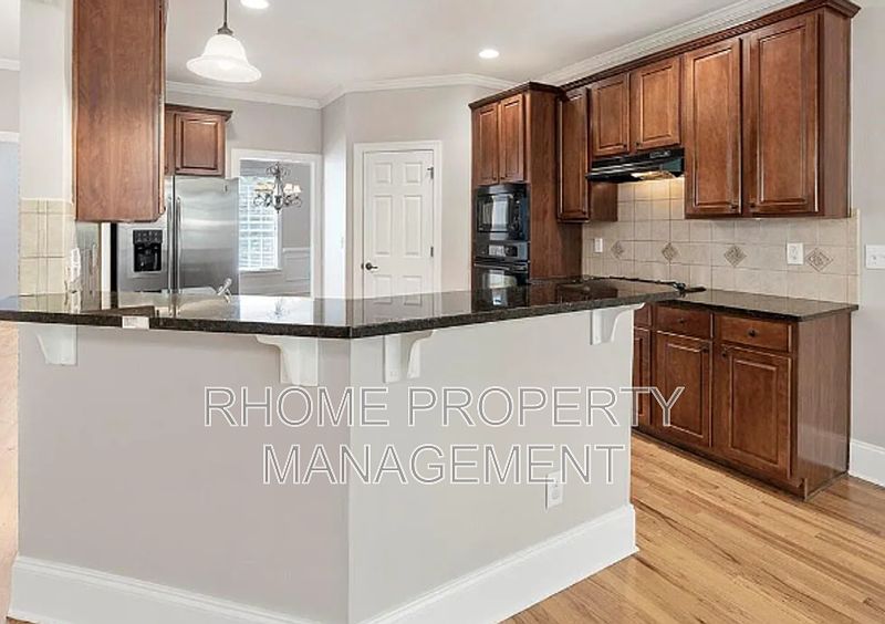 1st image of 3014 Gaston Cir SE