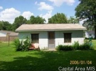 705 E Elm St, Taylorville, IL 62568