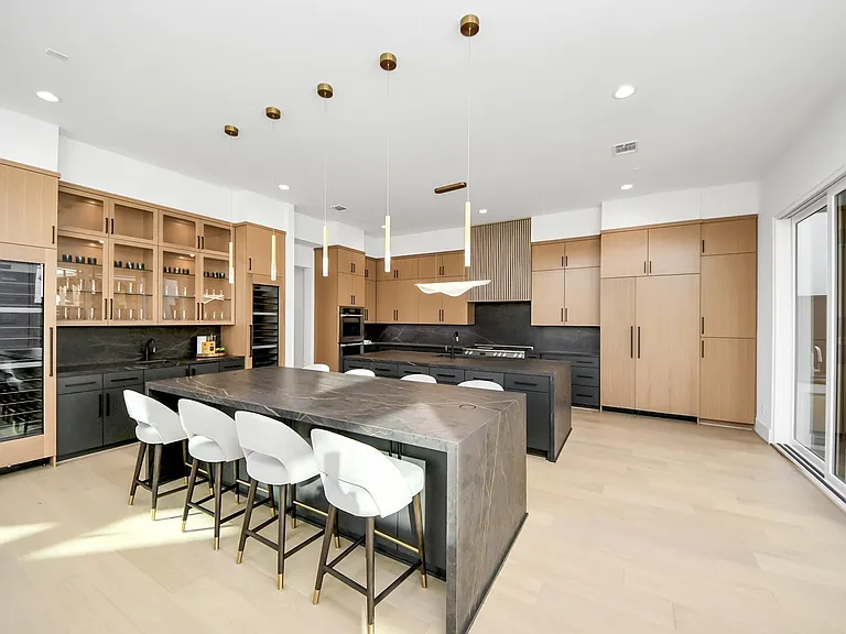 2232 Swift Blvd — Photo 12