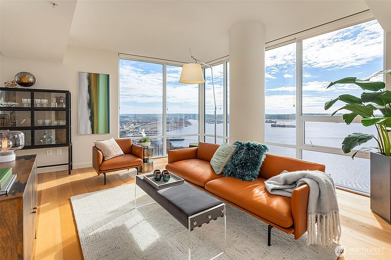 2nd image of 121 Stewart Street #2505