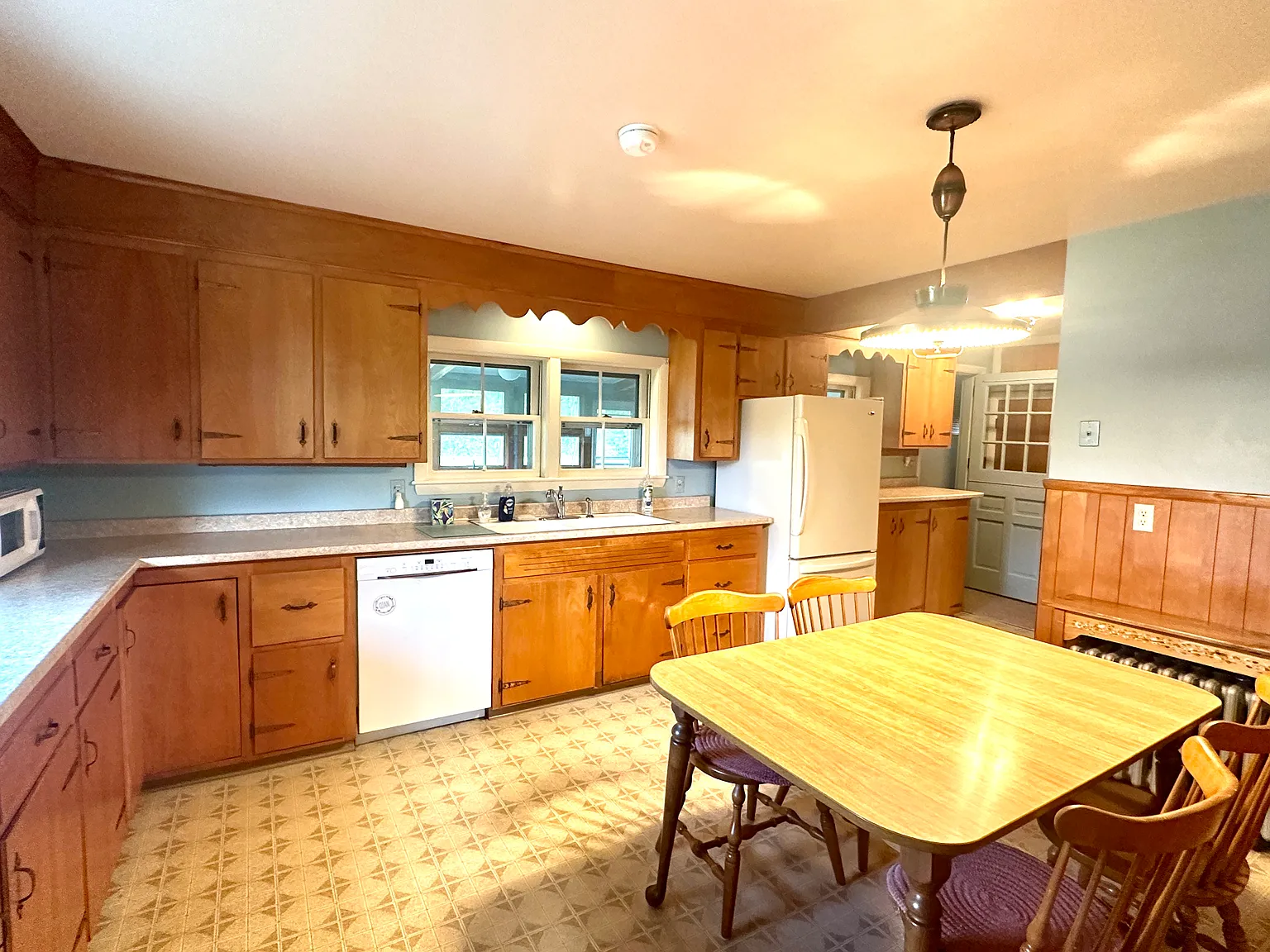 3 bed, 1700 sqft, $2,950 — Photo 4