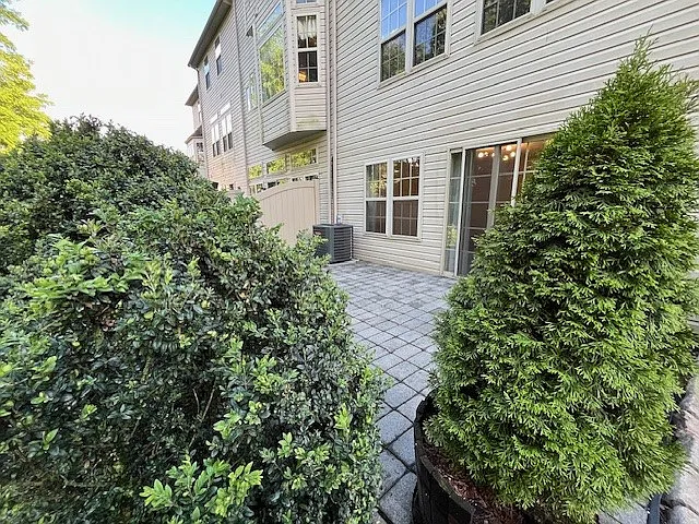 4043 Waterford Dr — Photo 26