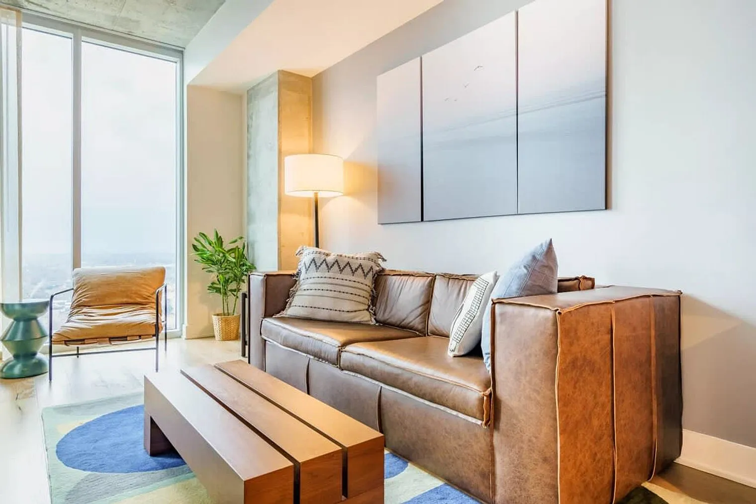 1 bed, 1.0 bath, 667 sqft, $3,931 — Photo 3
