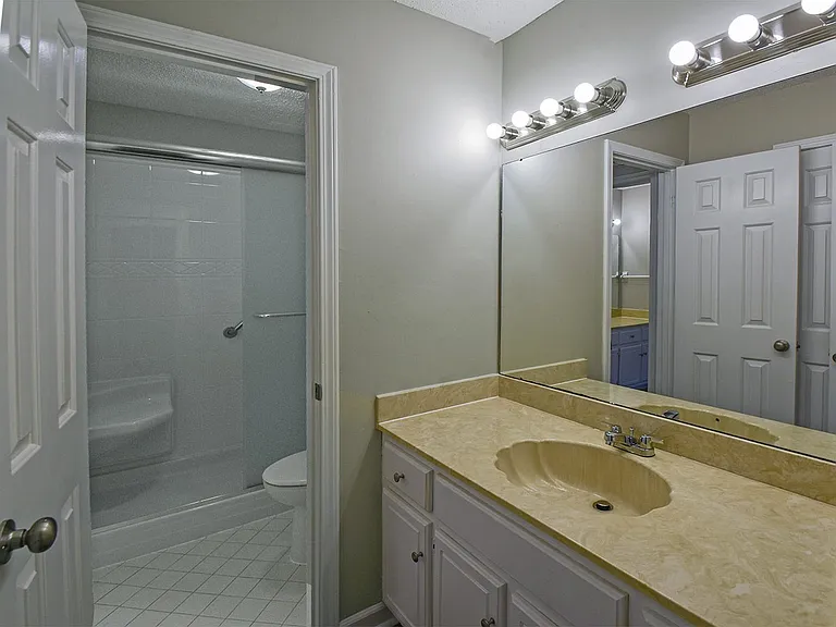 4972 Ridge Tree Dr — Photo 5