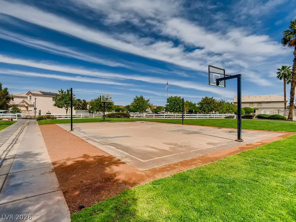 2 bed, 2.5 bath, 1167 sqft, $1,600 — Photo 4