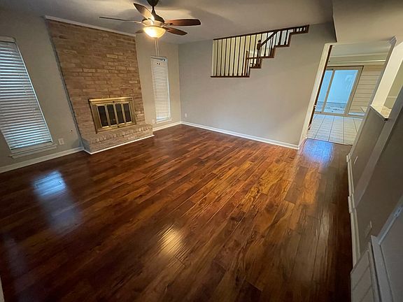 2nd image of 3434 Northmoor St #11