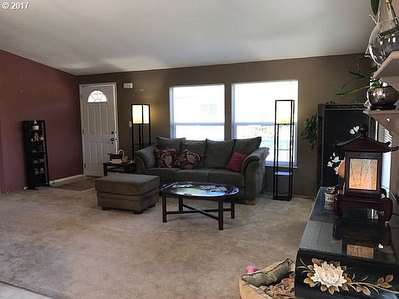 4th image of 235 SE Whalesong Dr