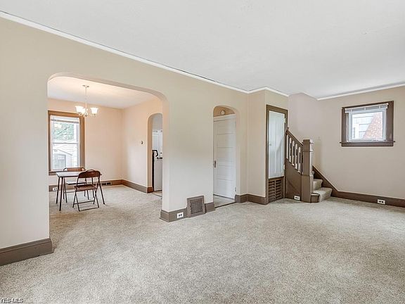 5th image of 1374 Aster Ave