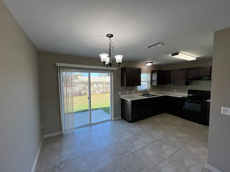 457 Marion Oaks Ln — Photo 5