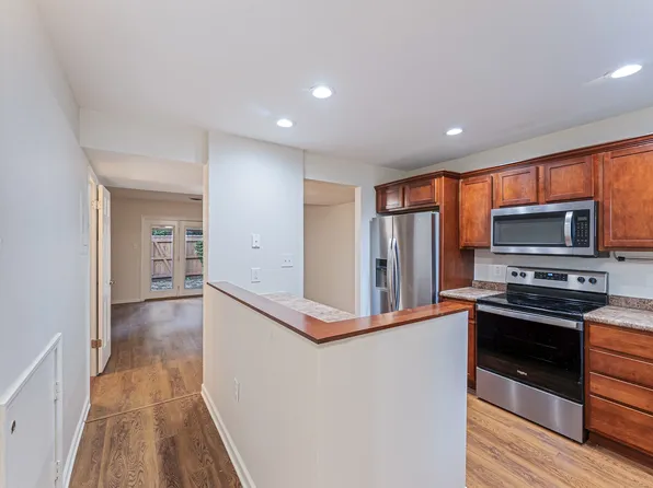 6529 Deane Hill Dr APT 43, Knoxville, TN 37919