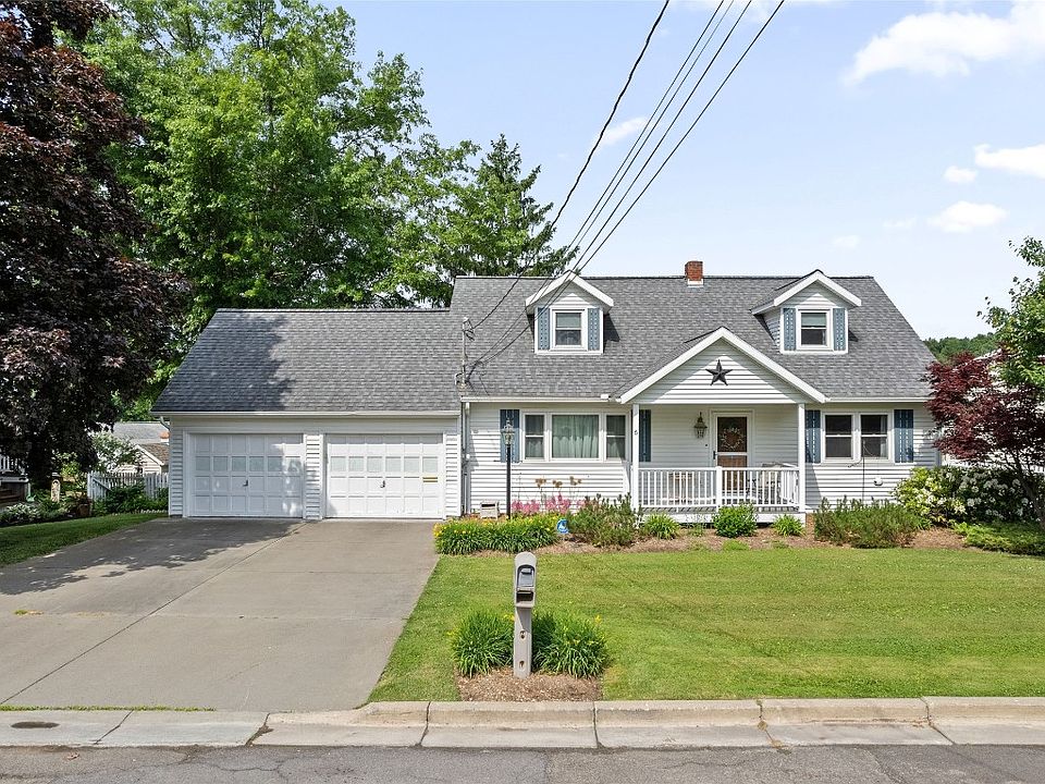 1st image of 6 Marlayne Dr
