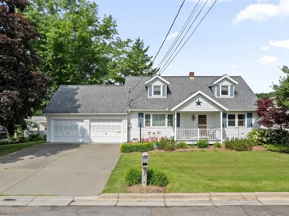 6 Marlayne Dr, Johnson City, NY 13790