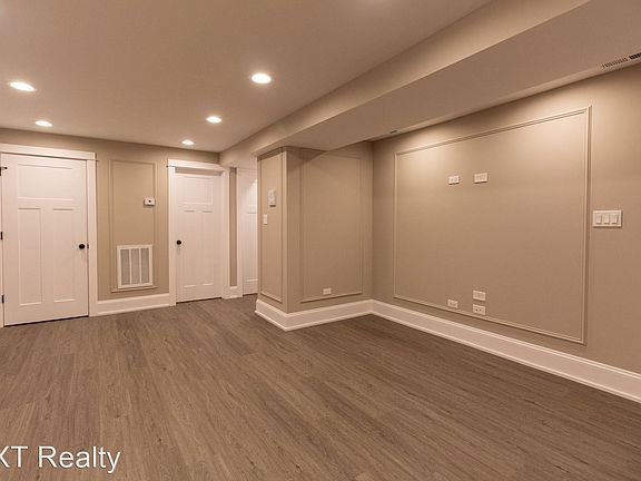 2nd image of 2850 W Barry Ave #10339927