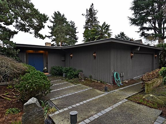 2nd image of 458 McGilvra Blvd E