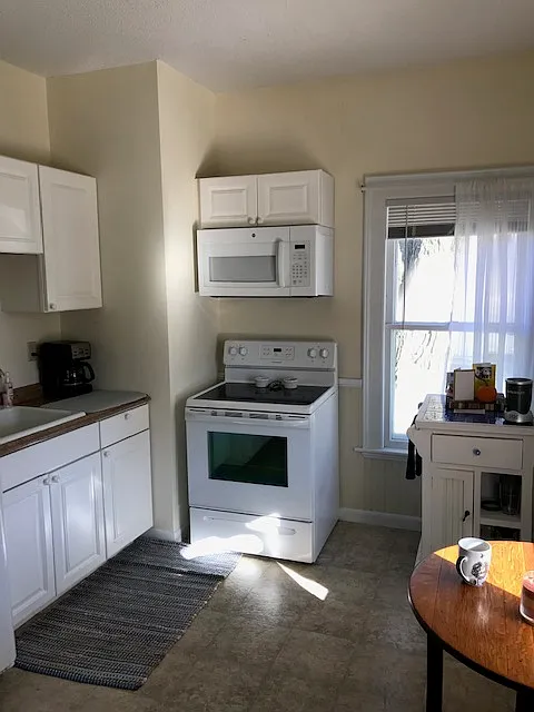 1 bed, 900 sqft, $1,600 — Photo 2