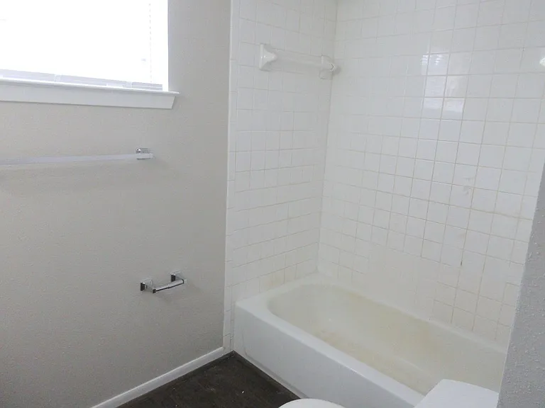 1230 Shadowdale Dr #12 — Photo 13