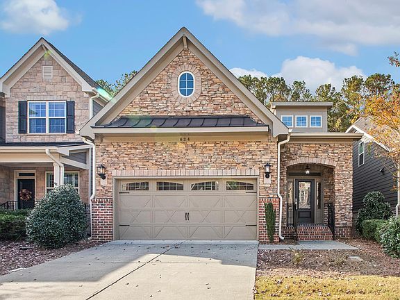 2nd image of 624 Angelica Cir