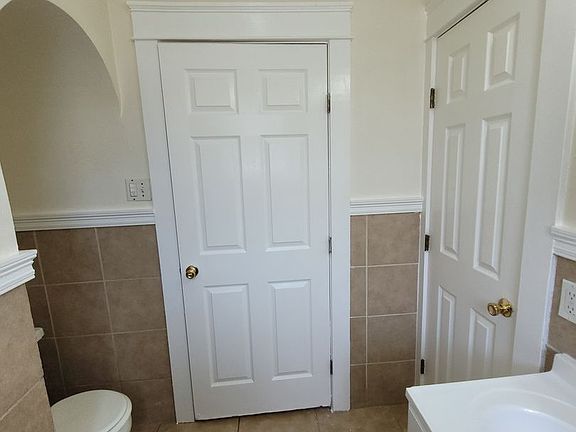 5th image of 4702 Euphrosine St