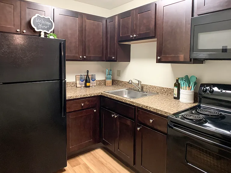 Pine Ridge Apartments — Photo 30
