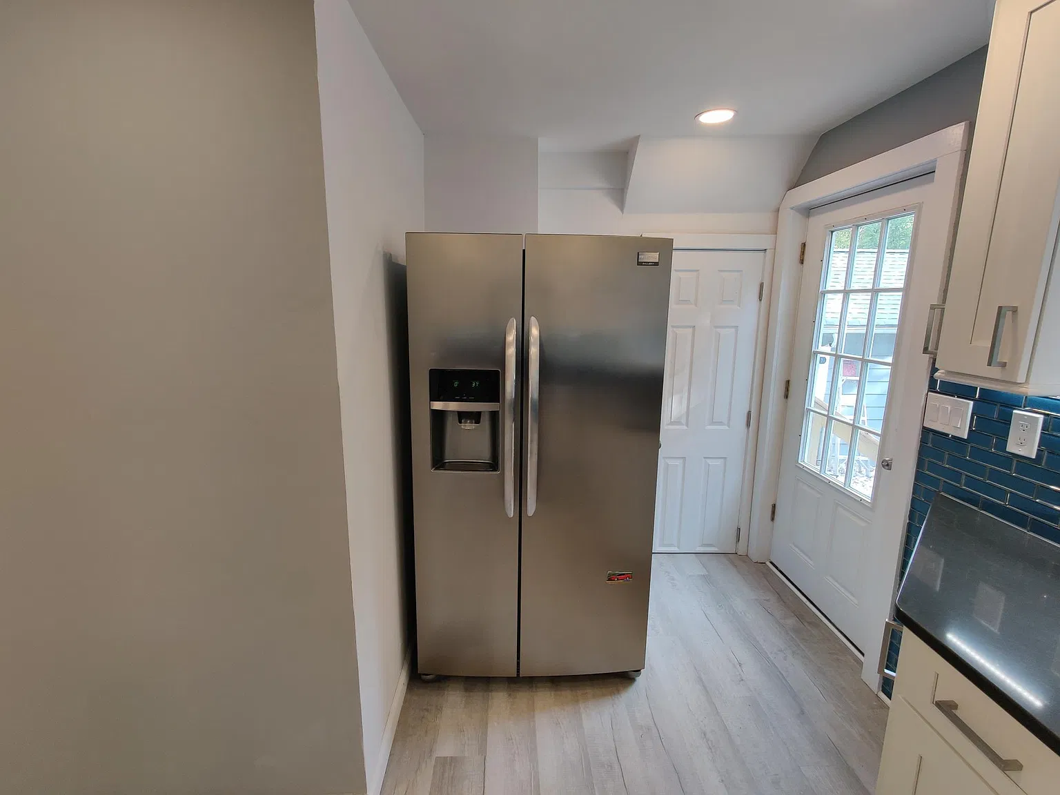 2 bed, 1.5 bath, 1300 sqft, $3,300 — Photo 4