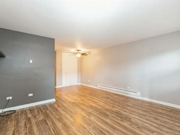 8841 Schneider Ave, Highland, IN 46322
