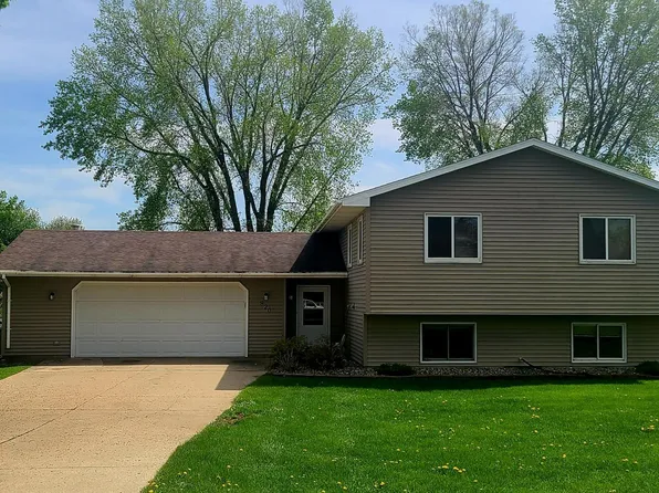 820 4th St NW, Byron, MN 55920