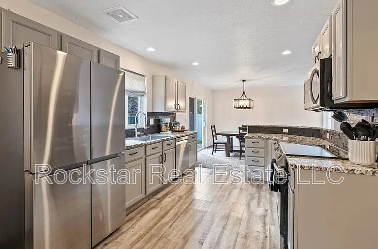 607 W Persimmon Ln — Photo 27