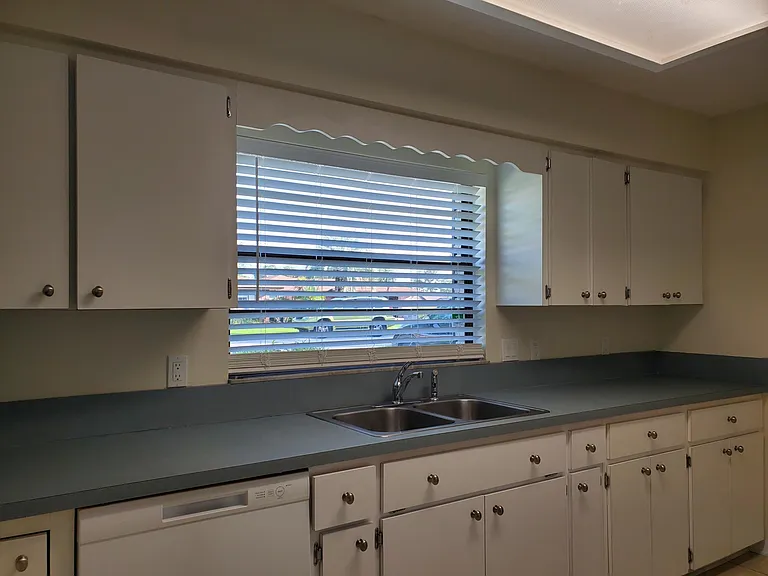 200 Greenfield Rd — Photo 17