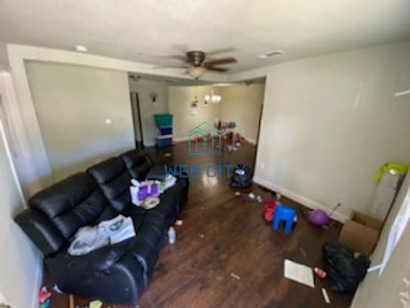 2nd image of 2411 Moffatt Ave