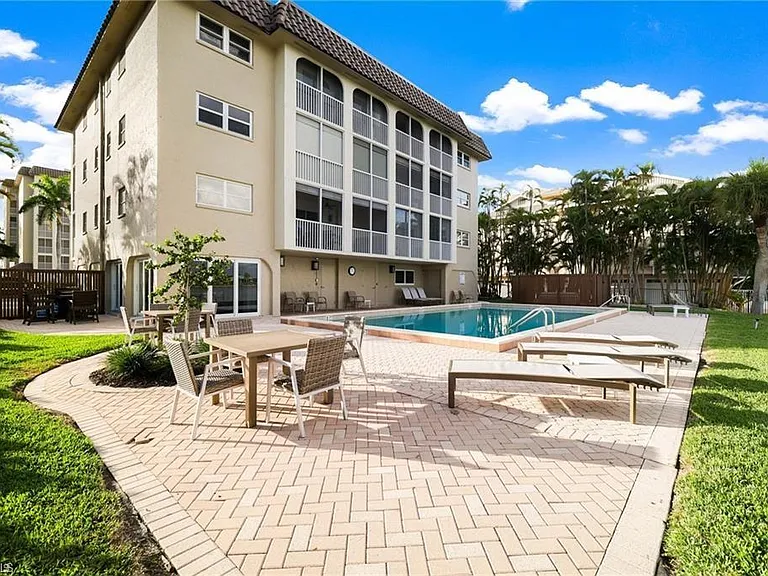 9486 Gulf Shore Dr #A101 — Photo 2