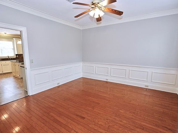 4th image of 204 Devereaux Ct