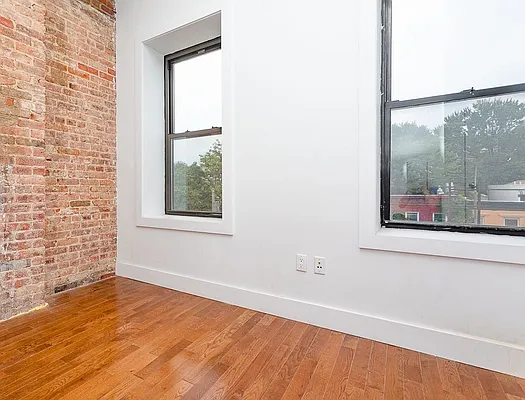 Rented by Brick&Mortar | media 33