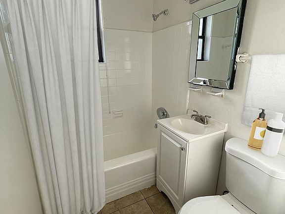 5th image of 2076 Broom St