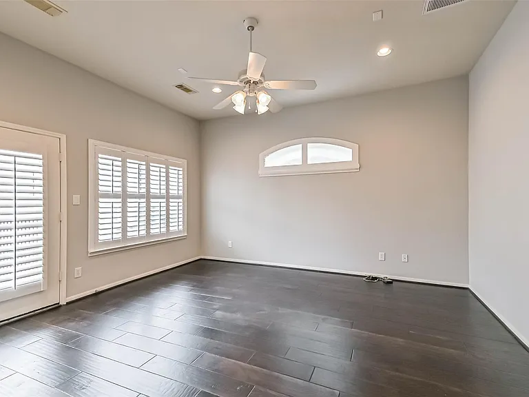 5453 Fairdale Ln — Photo 26