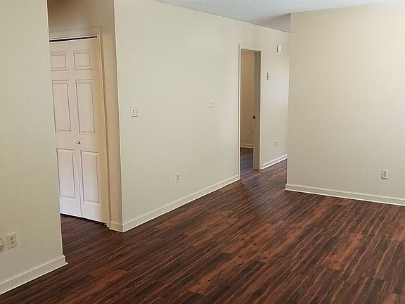 4th image of 6118 Vinnie Dr APT A