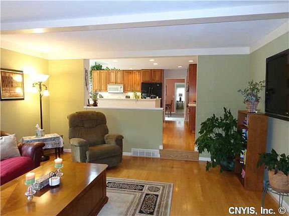 5th image of 1925 Amnaste Ln