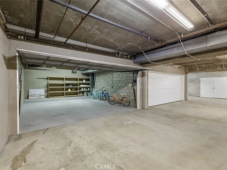720 Manhattan Beach Blvd — Photo 42