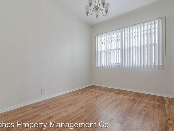 4th image of 2021 1/2 S Sherbourne Dr #7163877