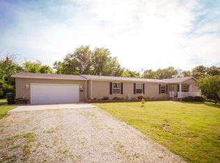 90 Emery Ln, Troy, MO 63379