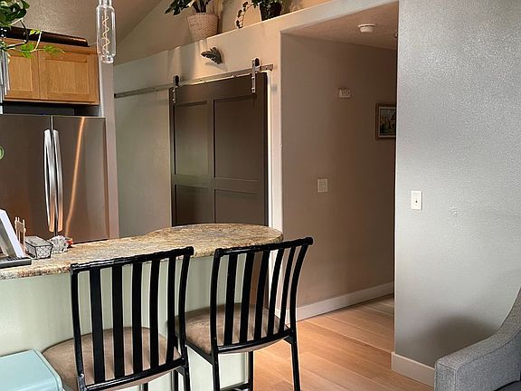 3rd image of 1054 Tyson Ln