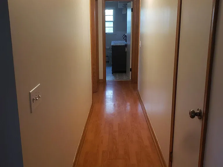 405 Creek Ln — Photo 9