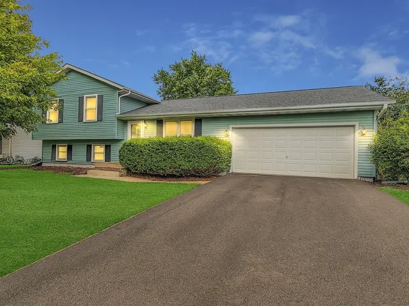 198 N Dogwood St, Cortland, IL 60112